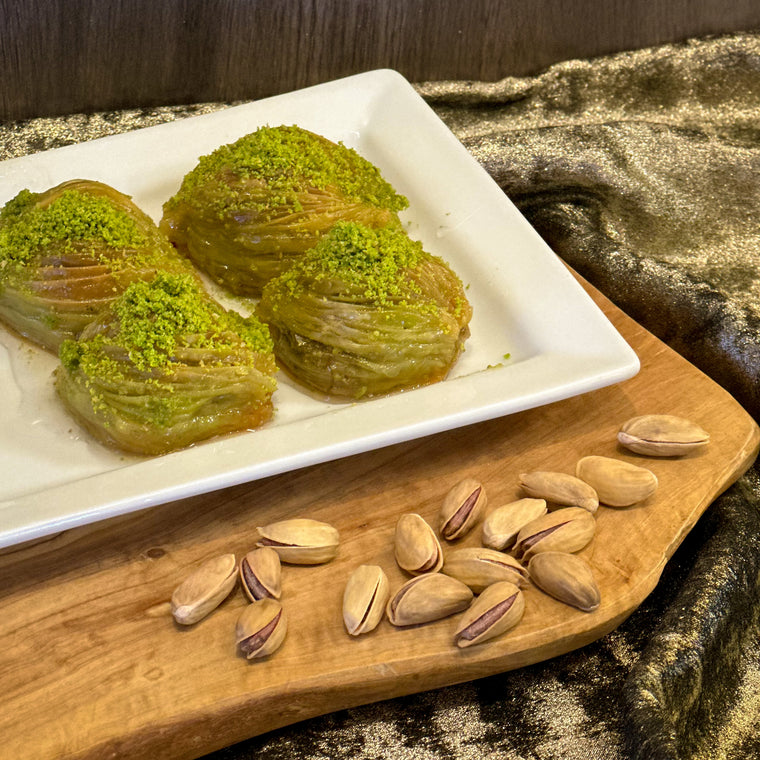 Turkish Baklava Midye with Ashta  - بقلاوة تركية بالفستق والقشطة