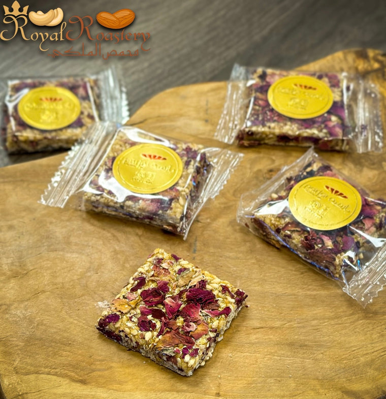 Parfai Sesame cookie with Rose Petals